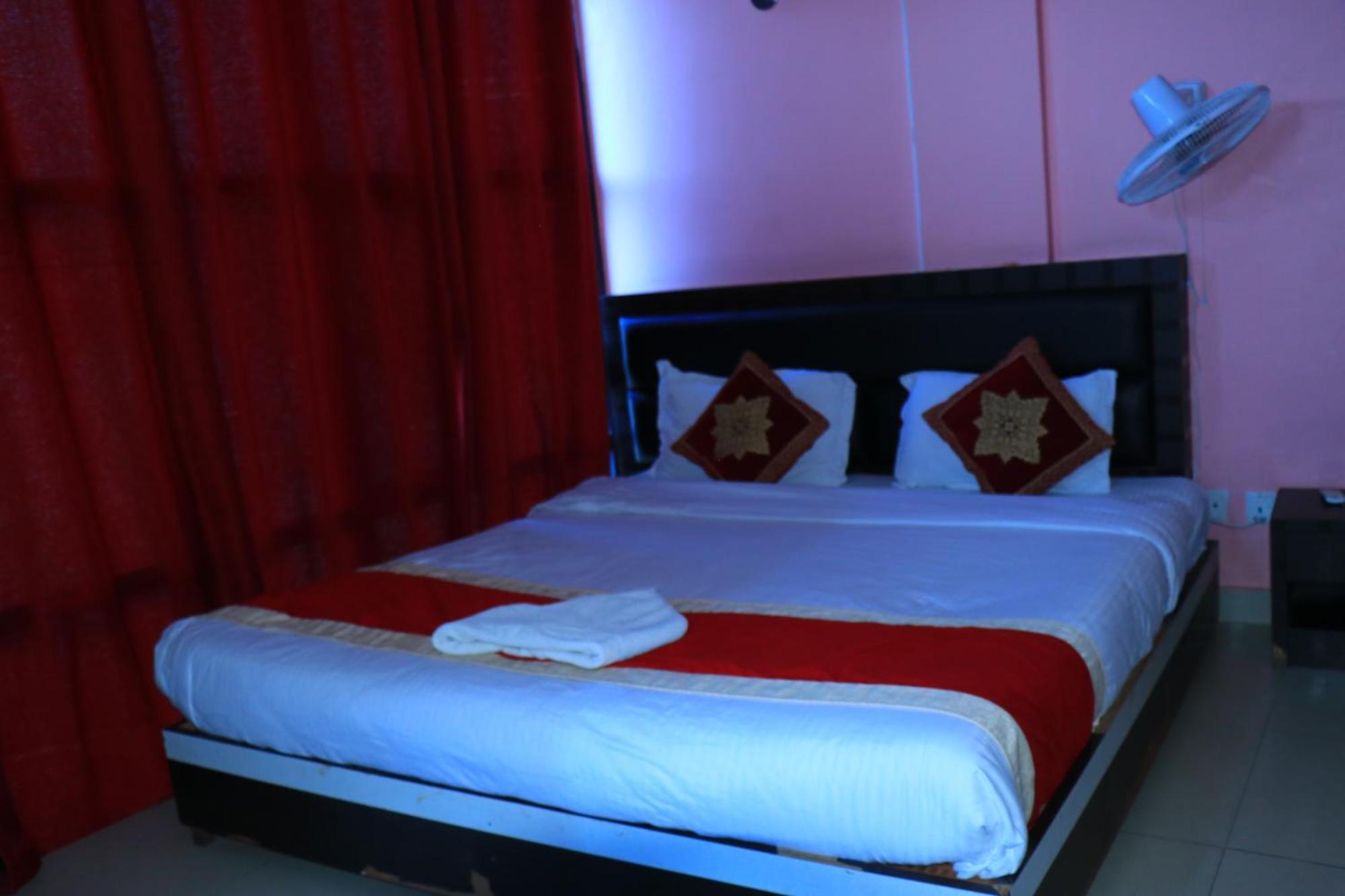 Hotel Megha Heritage Surkhet Zewnętrze zdjęcie